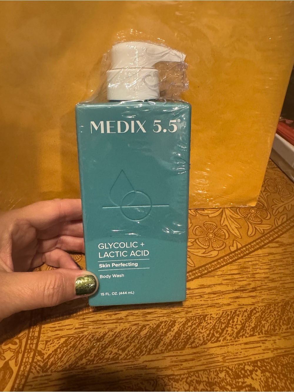Glycolic + Lactic Acid Skin Perfecting Body Wash - Teal